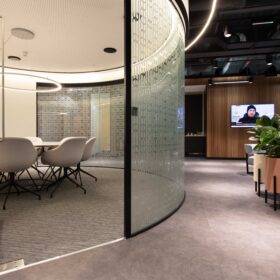 Project: CBRE | Curved PurOptima 117 Plus & SG Edge Symmetry Doors