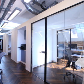 Project: Aura Power | Products: Optima 117 Plus single glazed partitions with Axile Clarity door